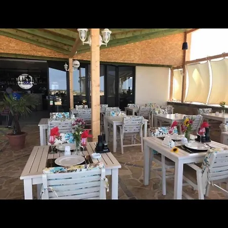 Saint Tropez Durres Bisht Kamez