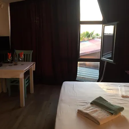 Saint Tropez Durres 4* Bisht Kamez